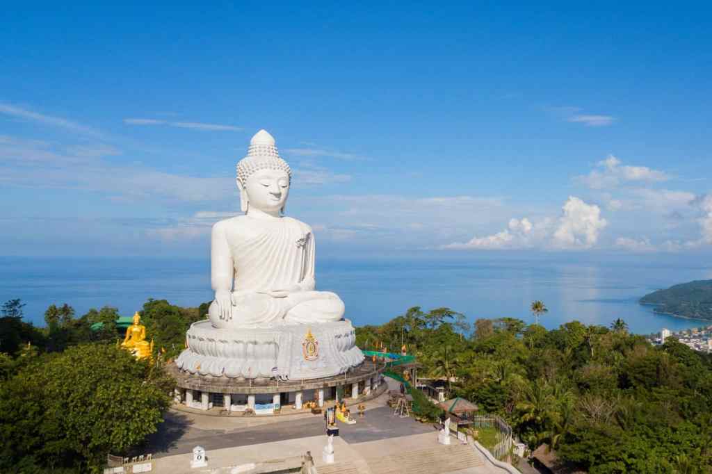 El Big Buda de Phuket y sus impresionantes vistas, una de las visitas que nunca defrauda.