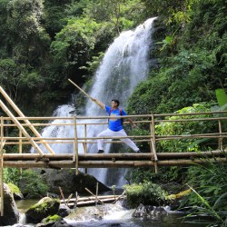 Cascada en Doi Inthanon 2 scaled