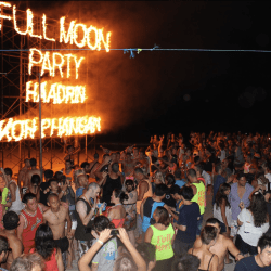 FIESTA DE LA LUNA LLENA O FULL MOON PARTY EN TAILANDIA 2024 2025 LA MEJOR FIESTA PLAYERA