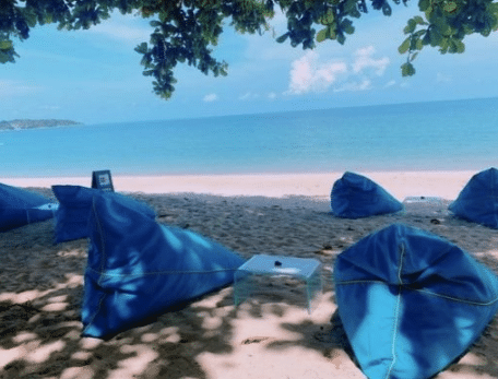 Weekender Resort bar