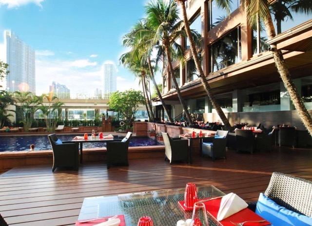 Piscina Hotel Ramada Plaza by Wyndham Bangkok Menam Riverside